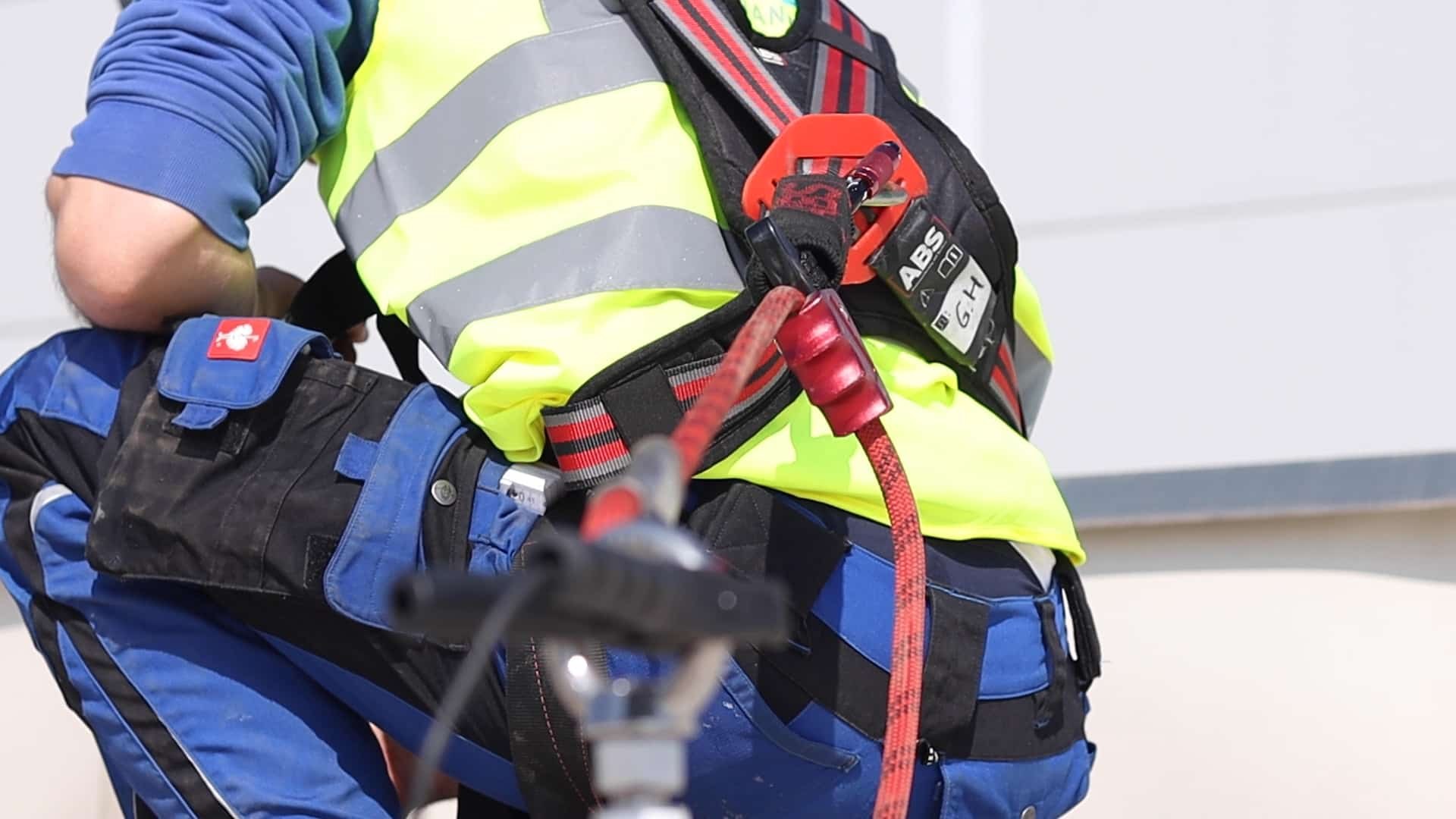 Técnico mantenimiento cubierta TRM